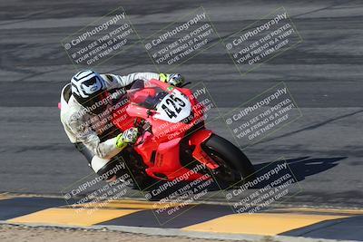 media/Mar-21-2025-CVMA Friday Practice (Fri) [[30cd4fe323]]/2-Racer 1/Session 2 (Bowl)/